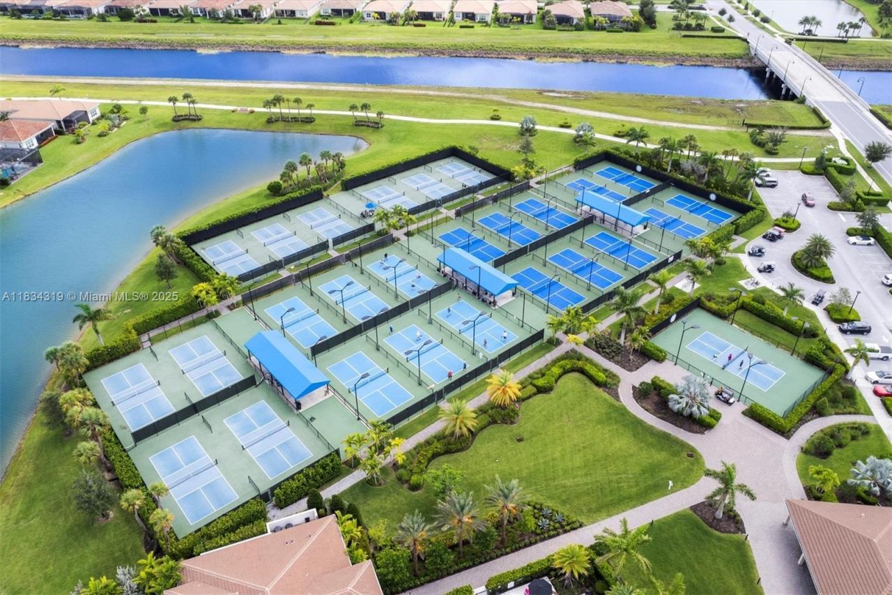 9247 SW Miracoli Way, Port Saint Lucie, FL 34987 Photo