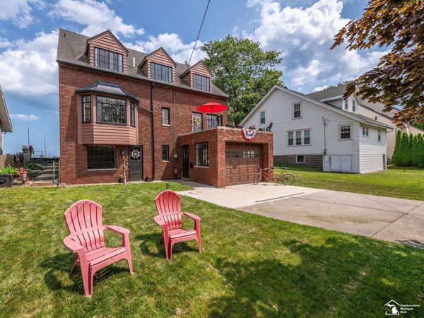 3880 Lakeshore Drive, Newport, MI 48166