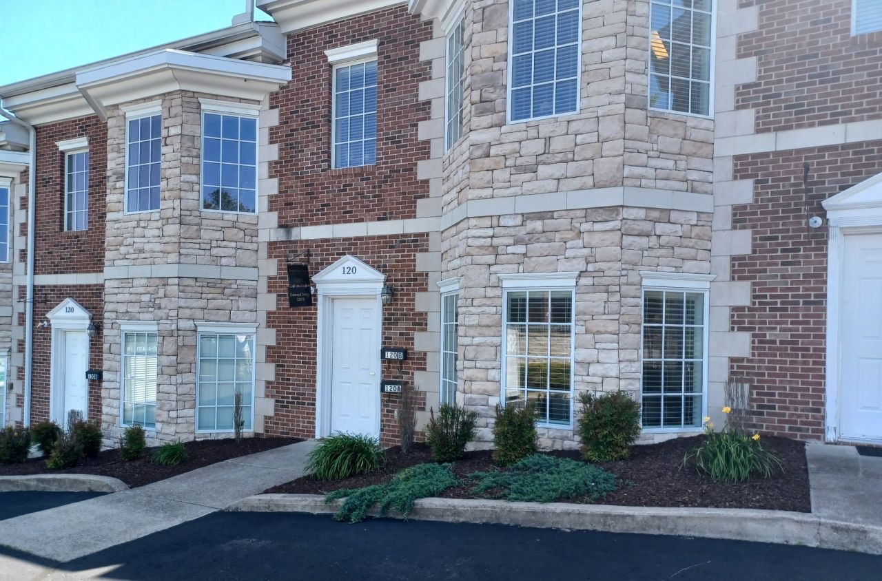 311 S Royal Oaks Blvd Se, Franklin, TN 37064 Main Photo