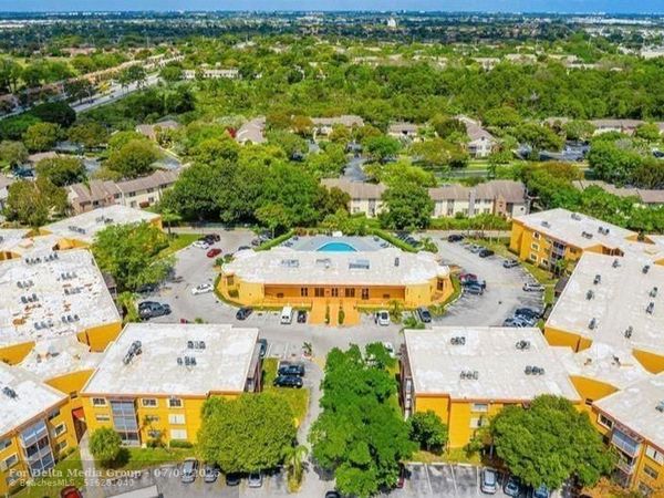 4334 NW 9th Avenue, Unit 9-3B, Deerfield Beach, FL 33064