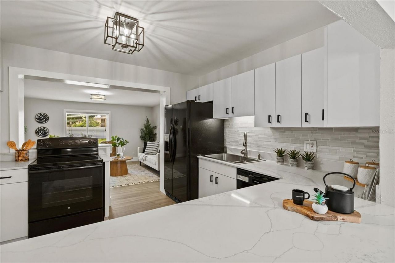 2432 Aspinwall Street, Sarasota, FL 34237 Photo