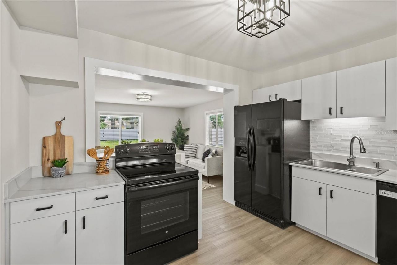 2432 Aspinwall Street, Sarasota, FL 34237 Photo