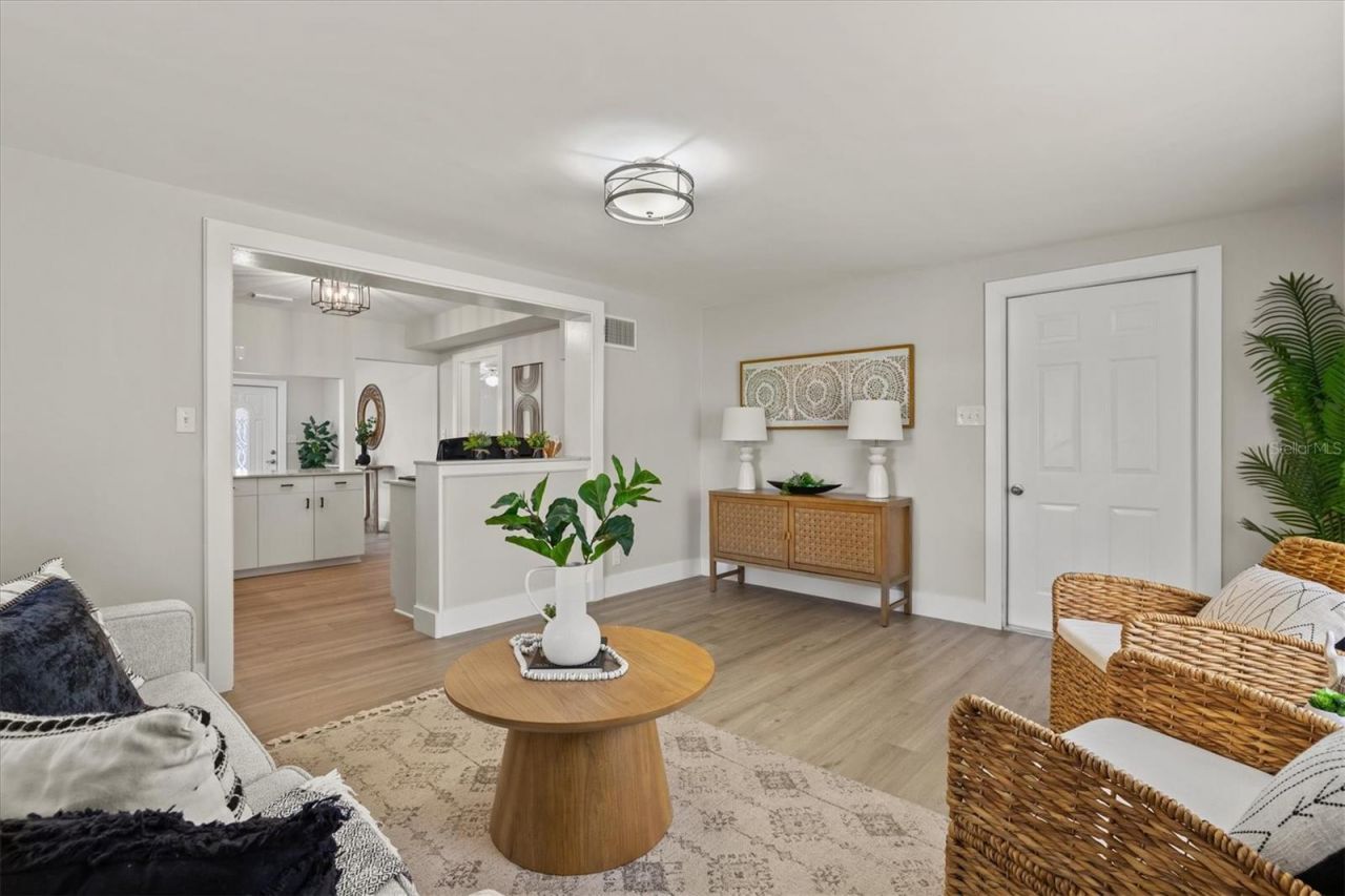 2432 Aspinwall Street, Sarasota, FL 34237 Photo