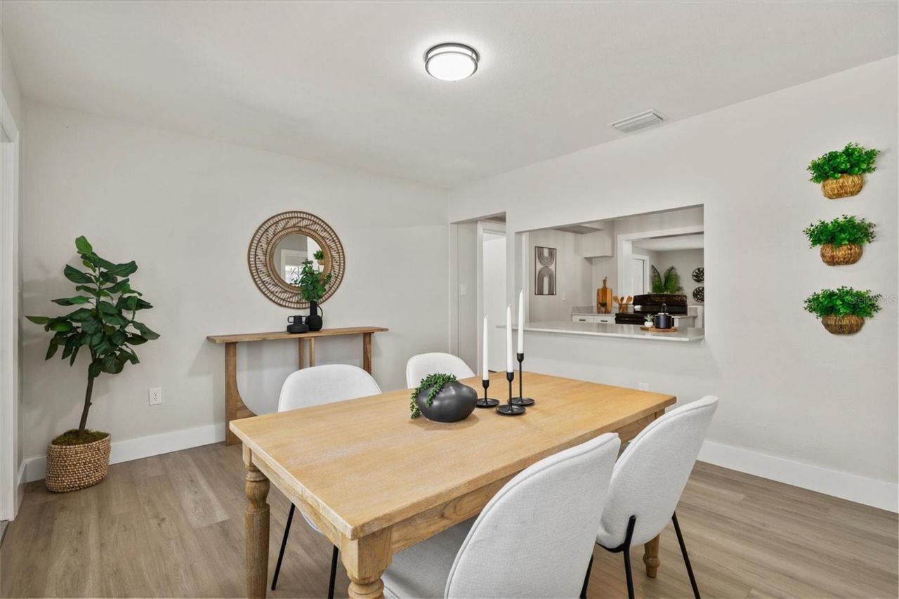 2432 Aspinwall Street, Sarasota, FL 34237 Photo