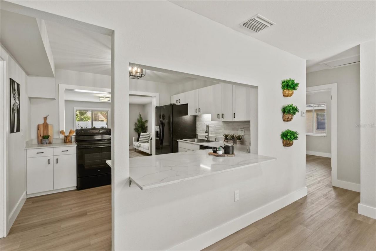 2432 Aspinwall Street, Sarasota, FL 34237 Photo