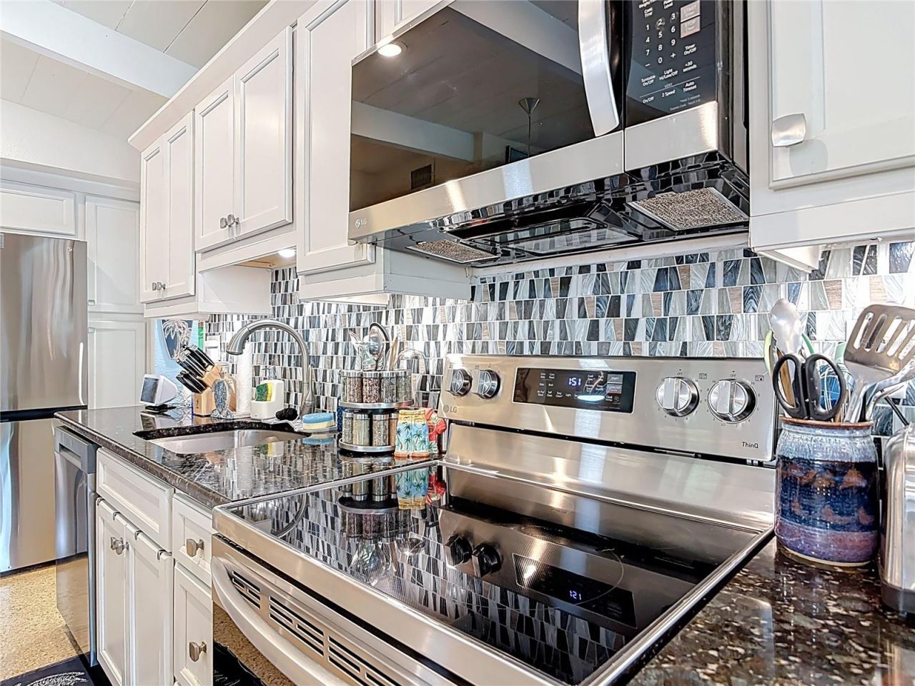 657 S Pine Street, New Smyrna Beach, FL 32169 Photo