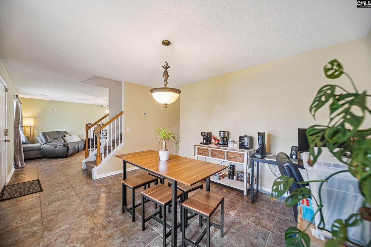 204 Pineclave Circle Photo 6