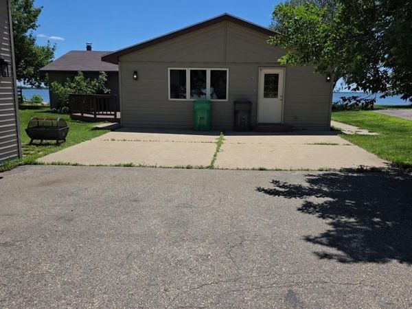 162 NW Lake Dr, Lake Norden, SD 57248
