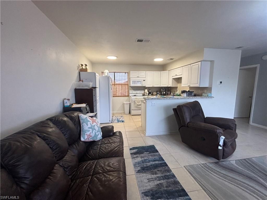 879 SE 46th Ln, Unit 8, Cape Coral, FL 33904 Photo