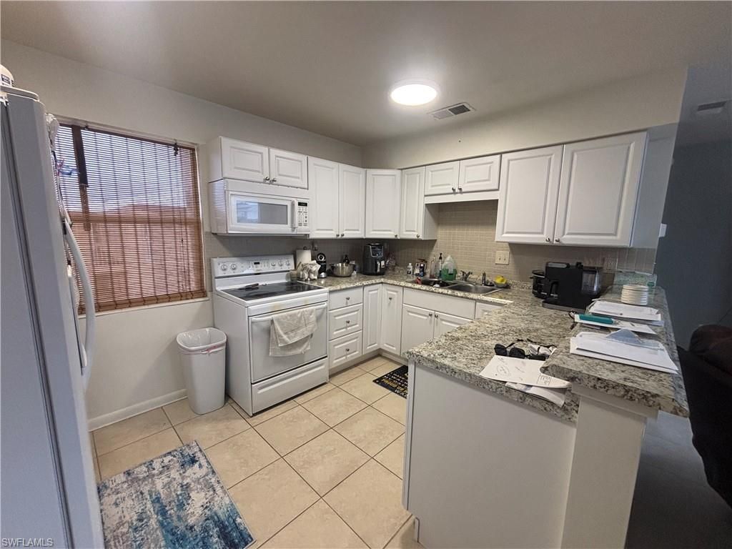 879 SE 46th Ln, Unit 8, Cape Coral, FL 33904 Photo