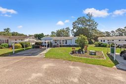 1715 Clubhouse Dr. photo 4