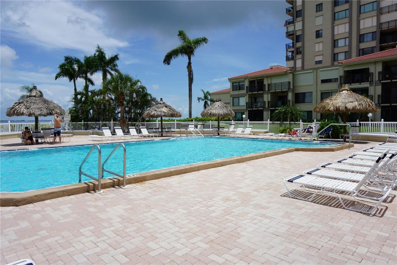 6322 Palma Del Mar Boulevard S, Unit 1205, Saint Petersburg, FL 33715 Photo