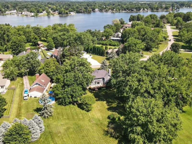 1435 E Choctaw Drive, London, OH 43140 Photo 2