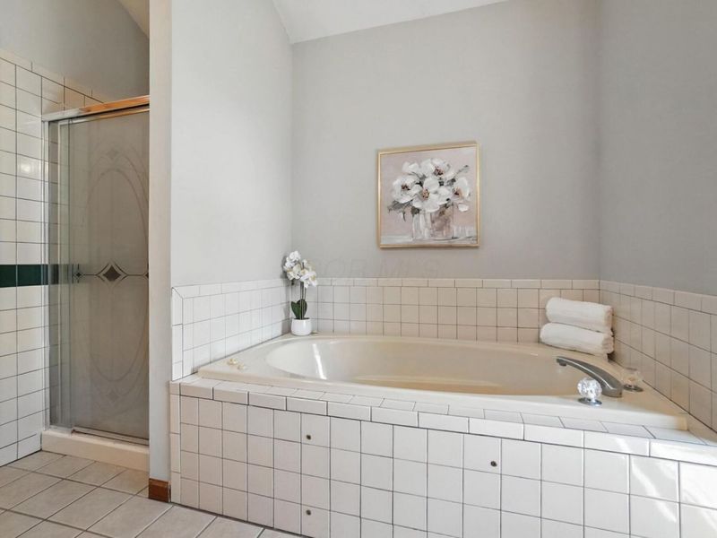 1435 E Choctaw Drive, London, OH 43140 Photo 26