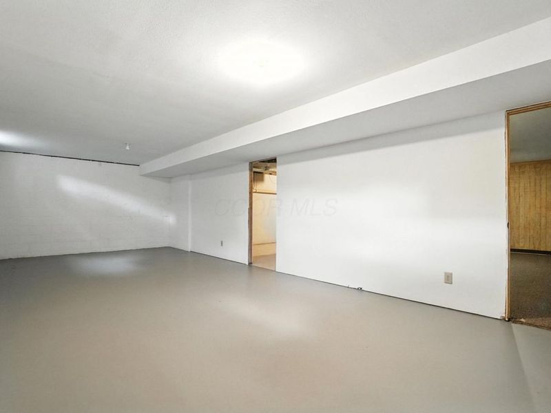 1435 E Choctaw Drive, London, OH 43140 Photo 47