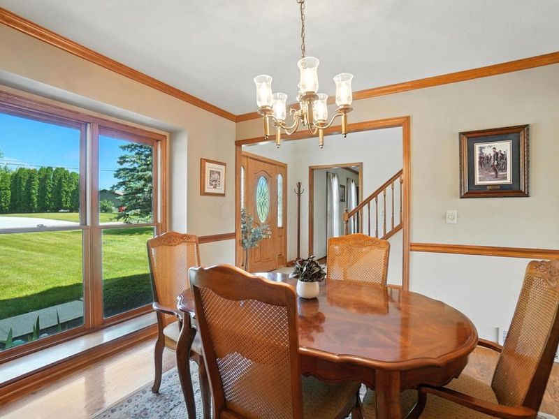 1435 E Choctaw Drive, London, OH 43140 Photo 6