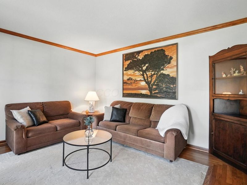 1435 E Choctaw Drive, London, OH 43140 Photo 7