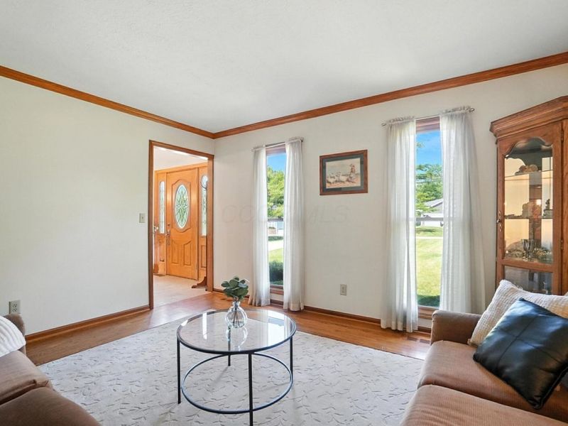 1435 E Choctaw Drive, London, OH 43140 Photo 8