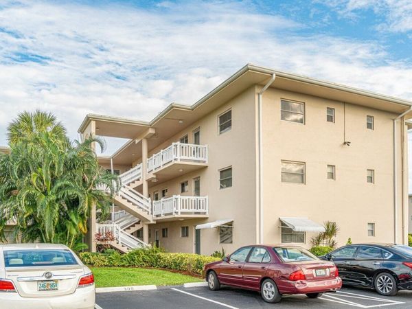 2855 S Garden Drive, Unit 211, Lake Worth, FL 33461