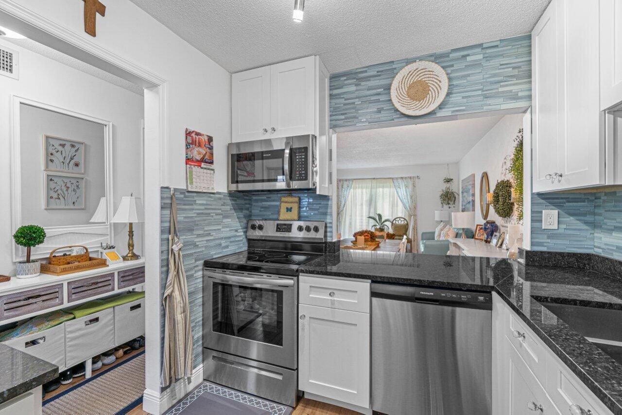 2855 S Garden Drive, Unit 211, Lake Worth, FL 33461 Photo