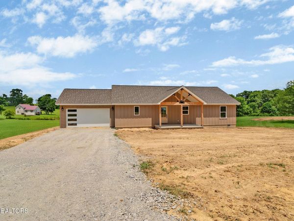 817 Hack Beaty Rd, Grimsley, TN 38565