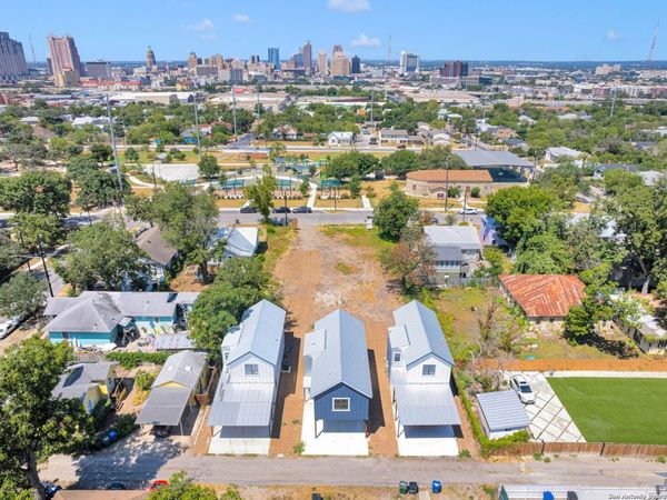 814 N Olive, San Antonio, TX 78202