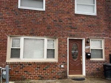 210 LONDONDERRY LANE, DARBY, PA 19023