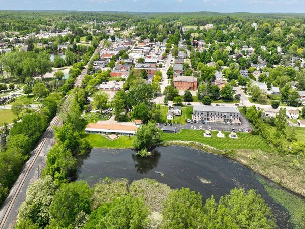 124 River Drive, Unit B, Milford, MI 48381