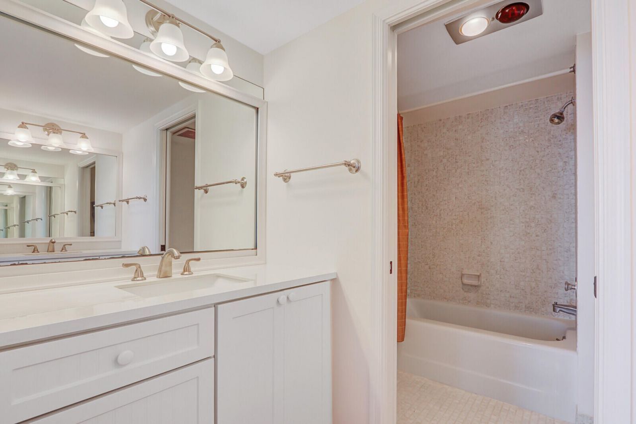 5480 N Ocean Drive, Unit A10c, Singer Island, FL 33404 Photo