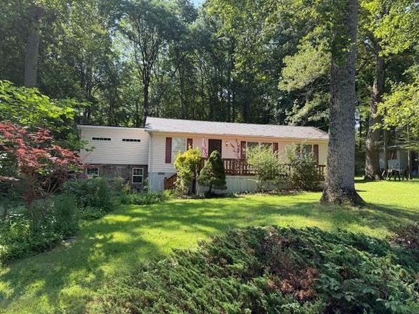 1909 S LAKESHORE DR, LOUISA, VA 23093