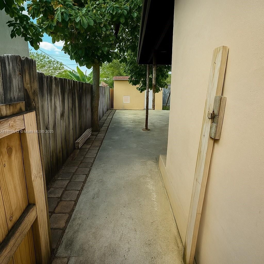 2225 SW 11th Ter, Miami, FL 33135 Photo