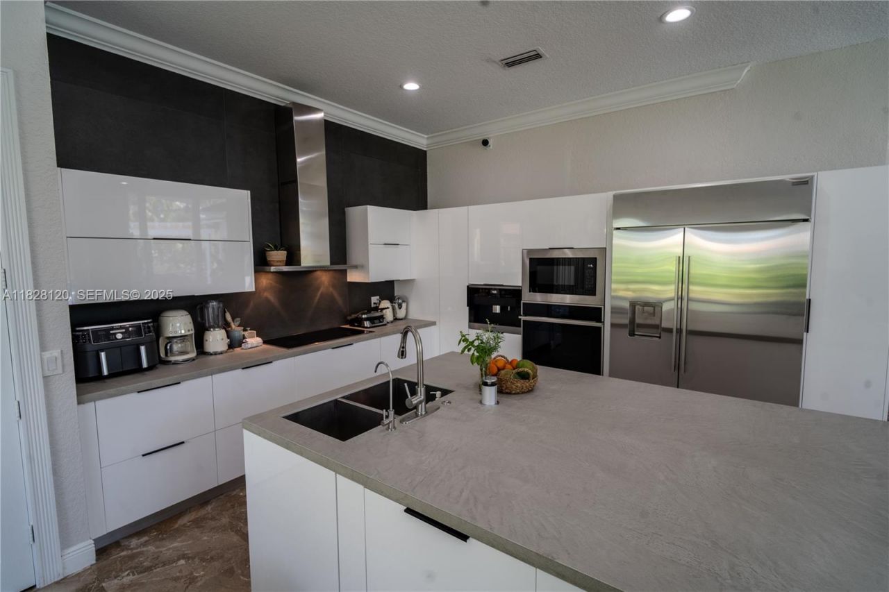 2493 Poinciana Dr, Weston, FL 33327 Photo