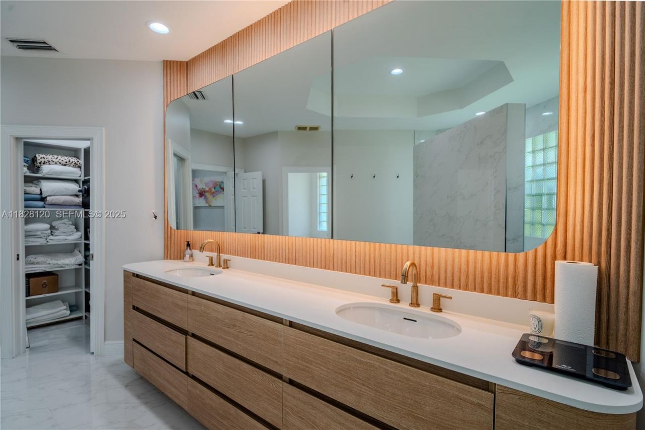 2493 Poinciana Dr, Weston, FL 33327 Photo