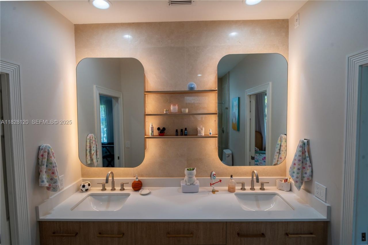 2493 Poinciana Dr, Weston, FL 33327 Photo