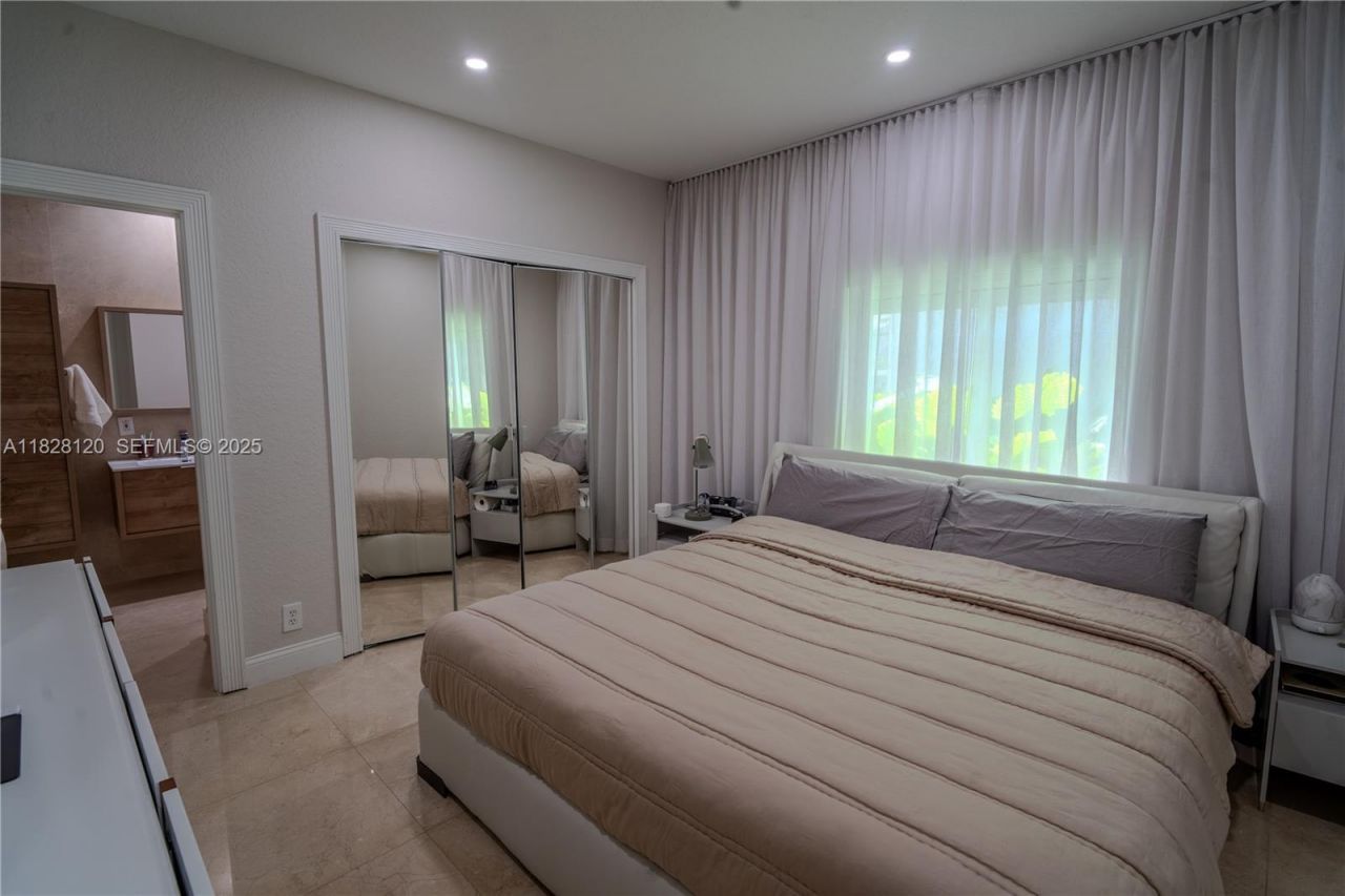 2493 Poinciana Dr, Weston, FL 33327 Photo