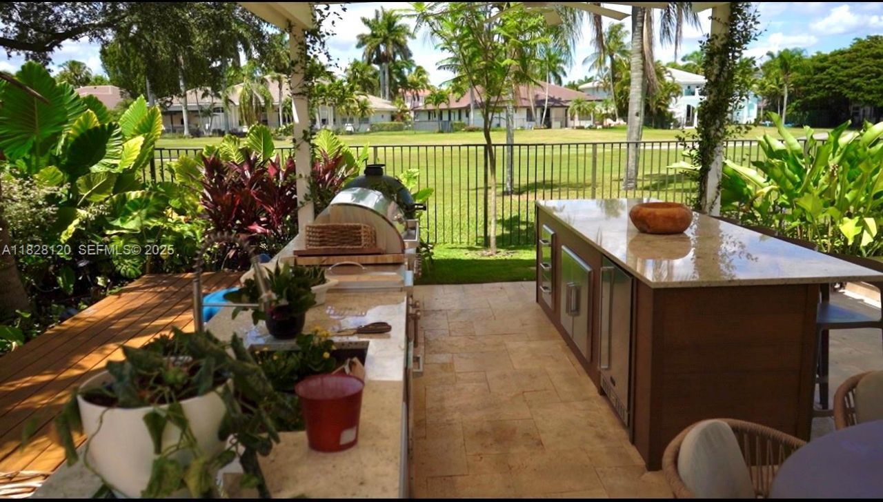 2493 Poinciana Dr, Weston, FL 33327 Photo