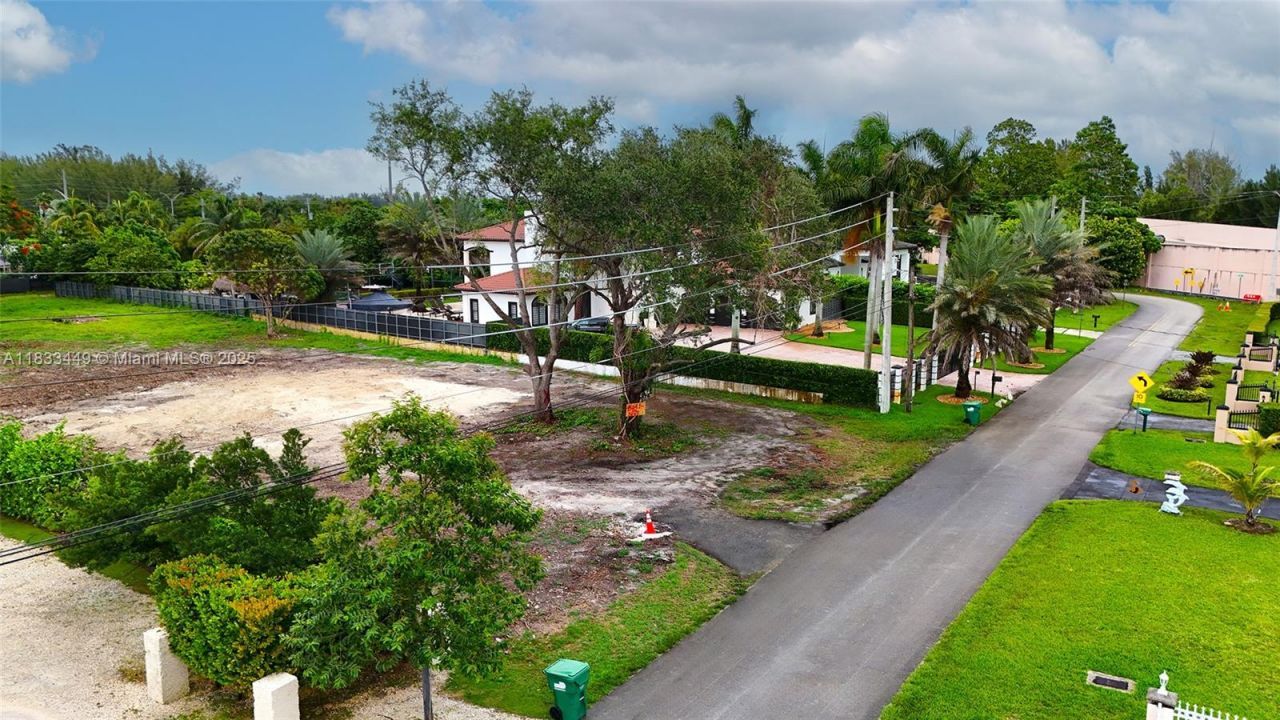 8241 SW 58th St, Miami, FL 33143 Photo