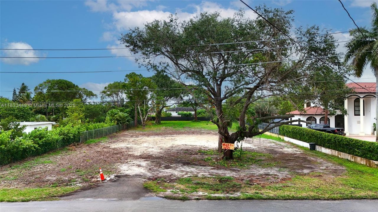 8241 SW 58th St, Miami, FL 33143 Photo