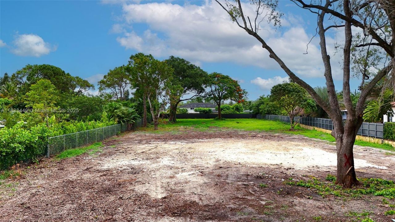 8241 SW 58th St, Miami, FL 33143 Photo