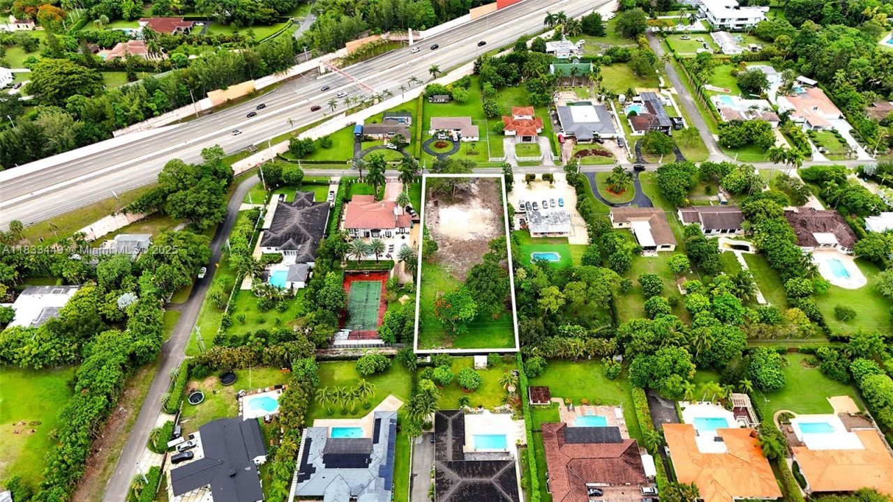 8241 SW 58th St, Miami, FL 33143 Photo