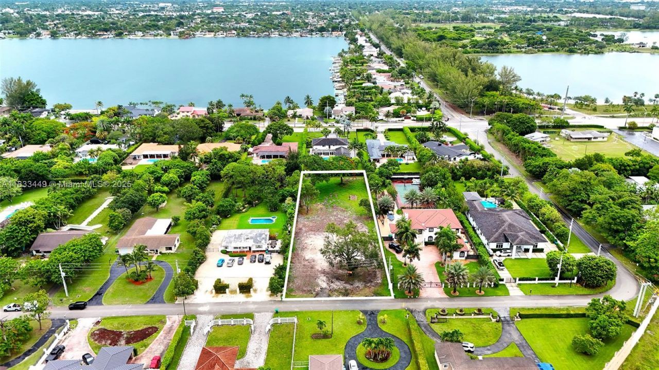 8241 SW 58th St, Miami, FL 33143 Photo