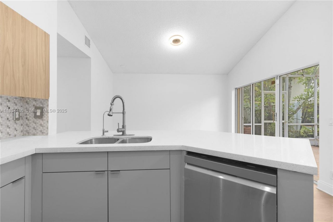 1525 Seabay Rd, Weston, FL 33326 Photo