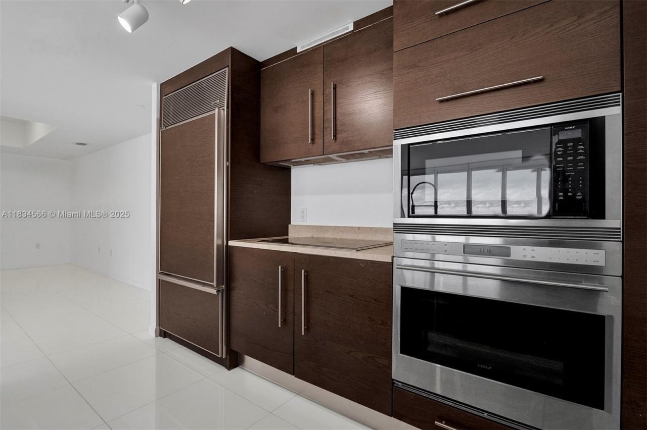 465 Brickell Ave, Unit 4505, Miami, FL 33131 Photo