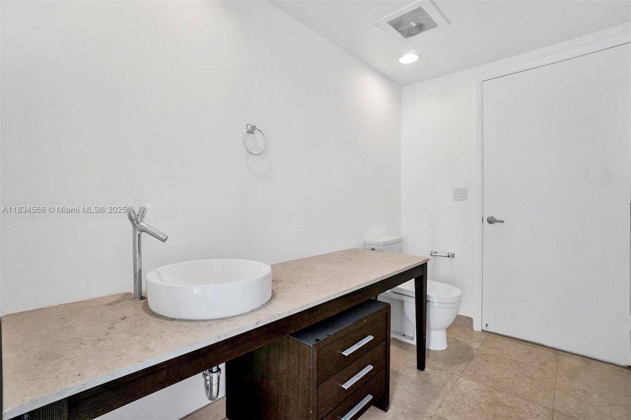 465 Brickell Ave, Unit 4505, Miami, FL 33131 Photo