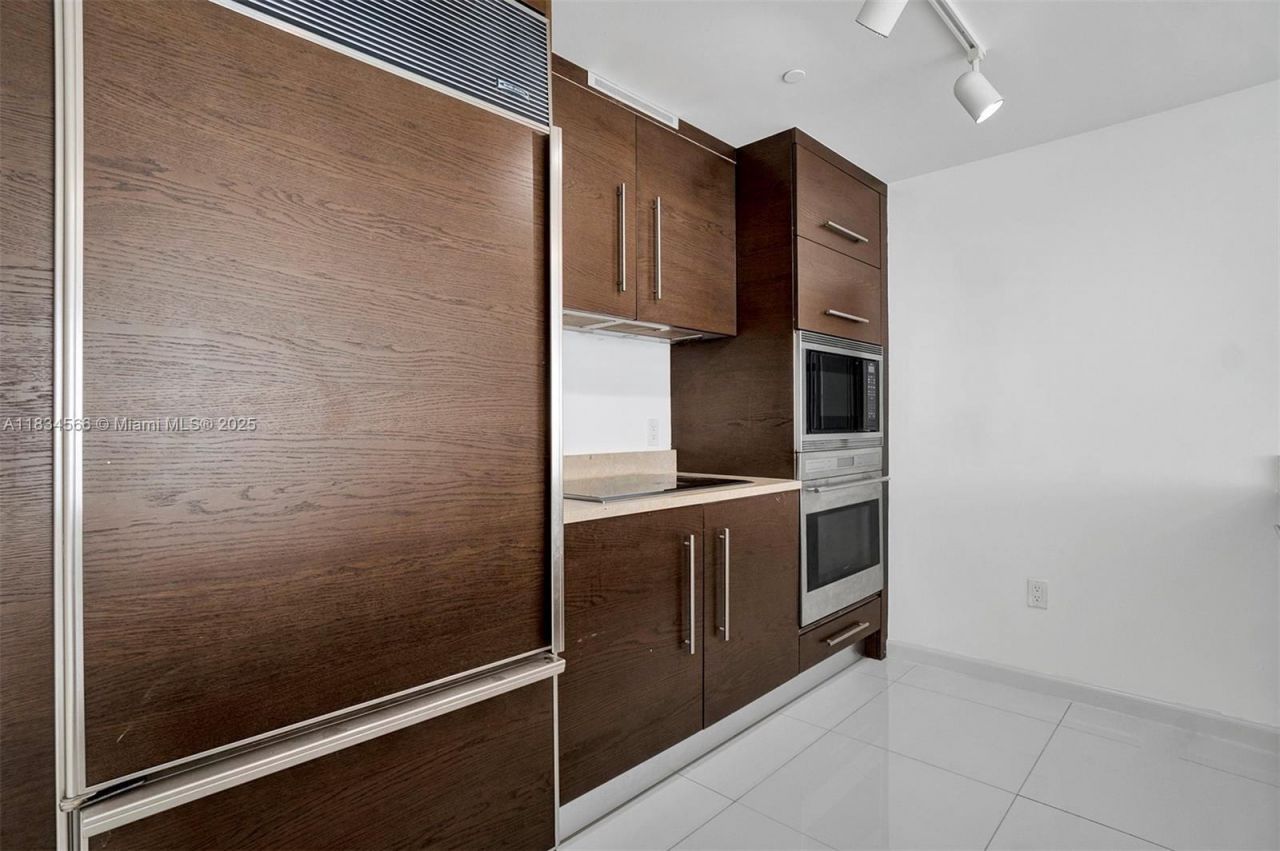 465 Brickell Ave, Unit 4505, Miami, FL 33131 Photo