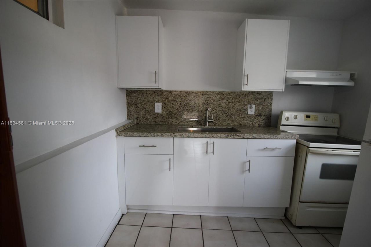 2216 SW 62nd Ave, Miami, FL 33155 Photo