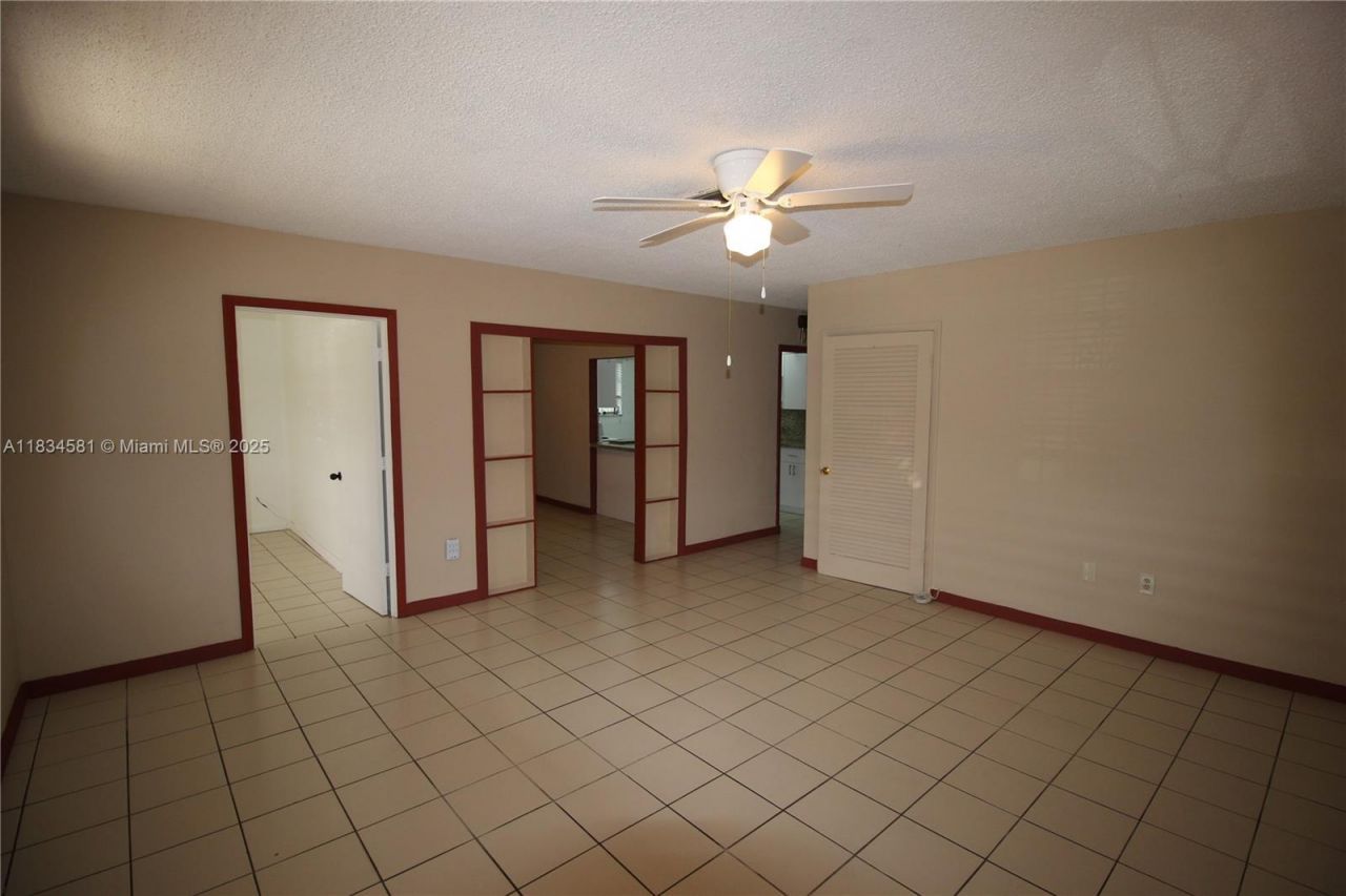 2216 SW 62nd Ave, Miami, FL 33155 Photo