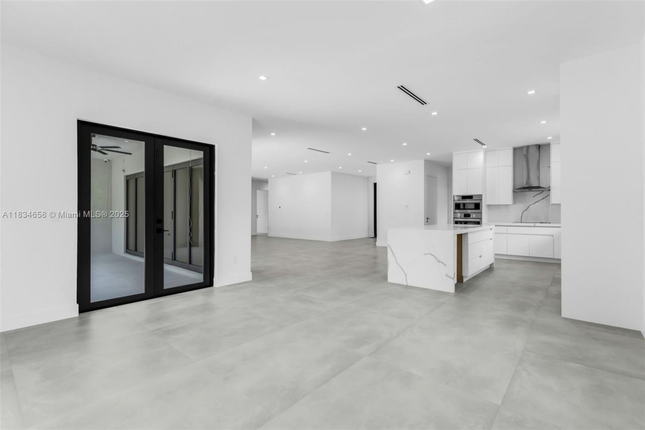 8220 SW 193rd Terrace, Cutler Bay, FL 33157 Photo