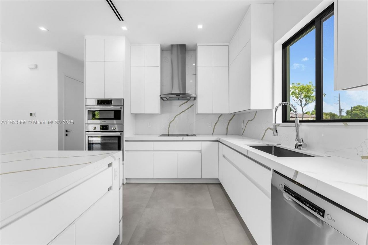 8220 SW 193rd Terrace, Cutler Bay, FL 33157 Photo