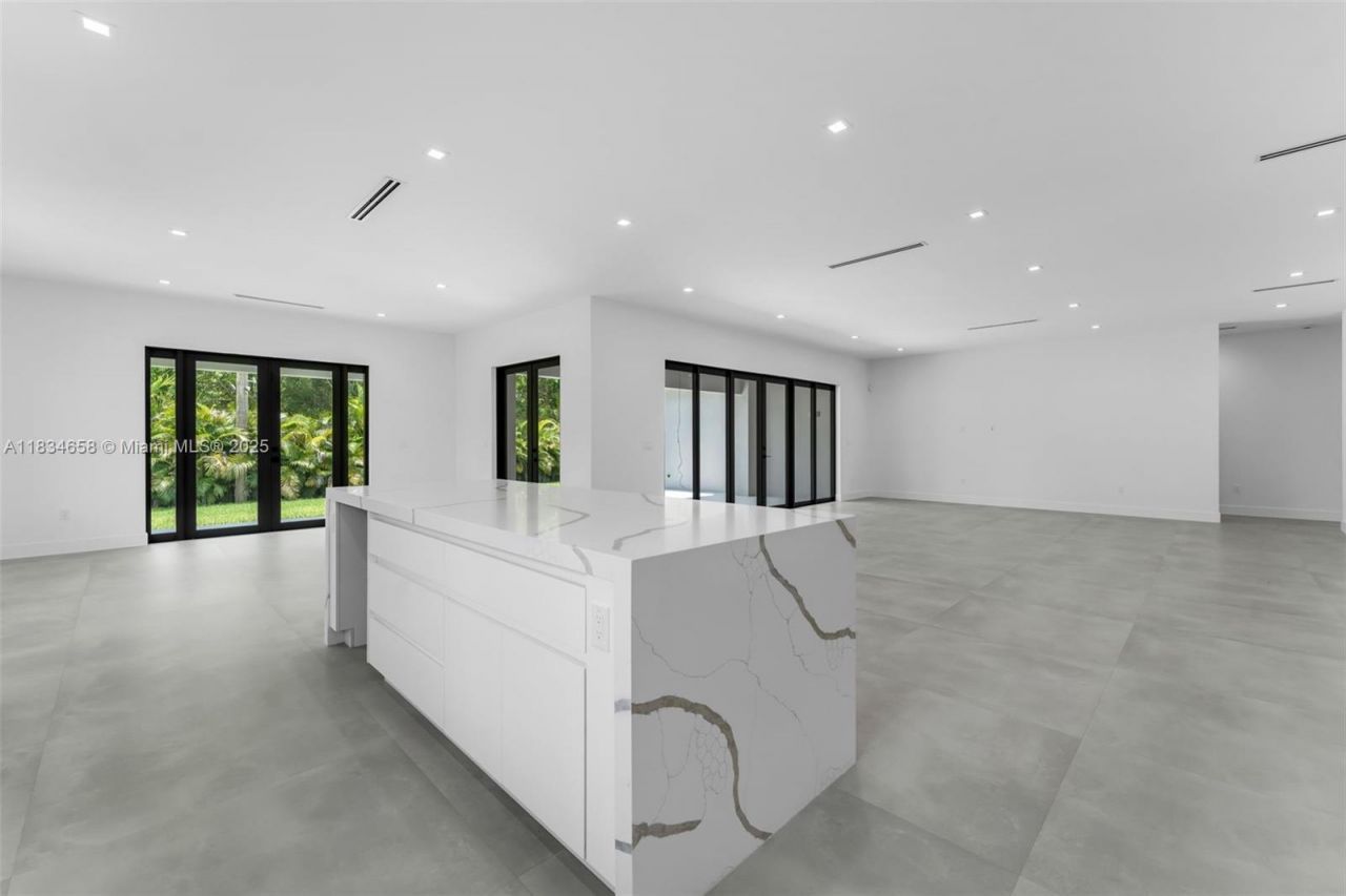 8220 SW 193rd Terrace, Cutler Bay, FL 33157 Photo